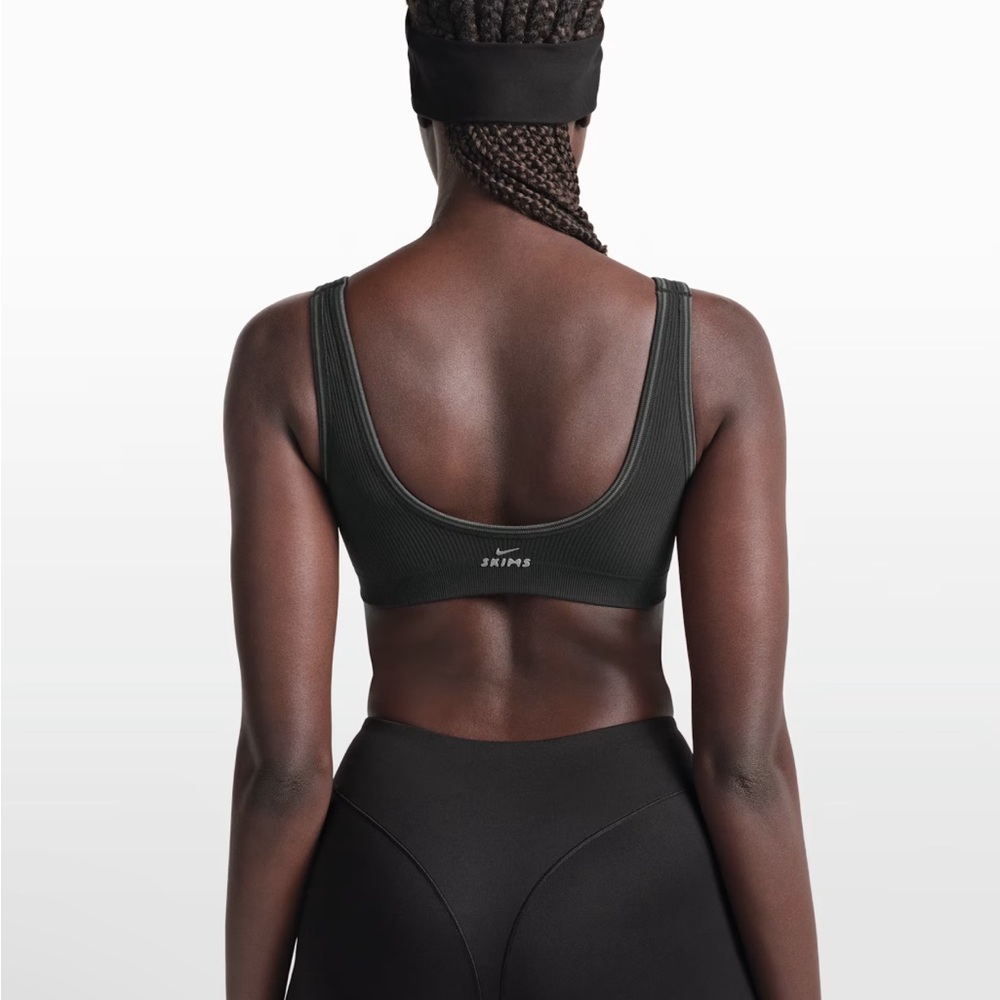 NIKEskims ribbed seamless micro scoop bra obsidian NWT 🖤👽